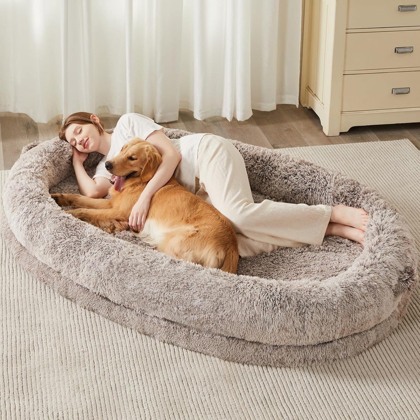 Calming Dog Bed Cat Bed Donut, Faux Fur Pet Bed Self-Warming Donut Cuddler, Comfortable round Plush Dog Beds (24 X 24 Inch, Light Grey)