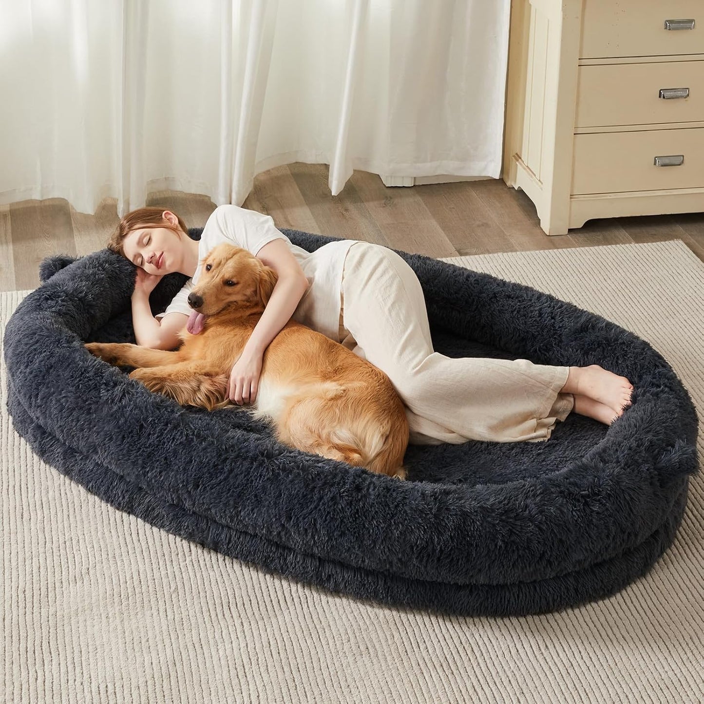 Calming Dog Bed Cat Bed Donut, Faux Fur Pet Bed Self-Warming Donut Cuddler, Comfortable round Plush Dog Beds (24 X 24 Inch, Light Grey)
