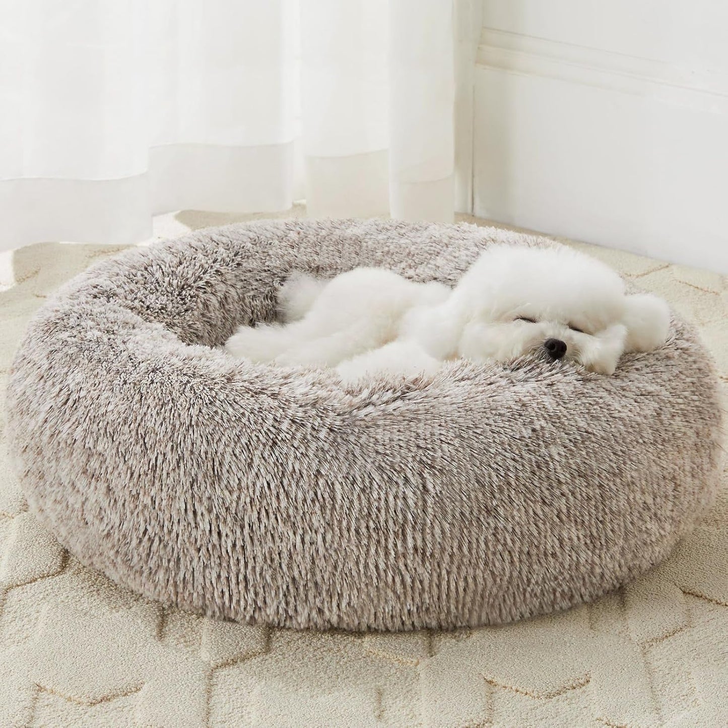 Calming Dog Bed Cat Bed Donut, Faux Fur Pet Bed Self-Warming Donut Cuddler, Comfortable round Plush Dog Beds (24 X 24 Inch, Light Grey)