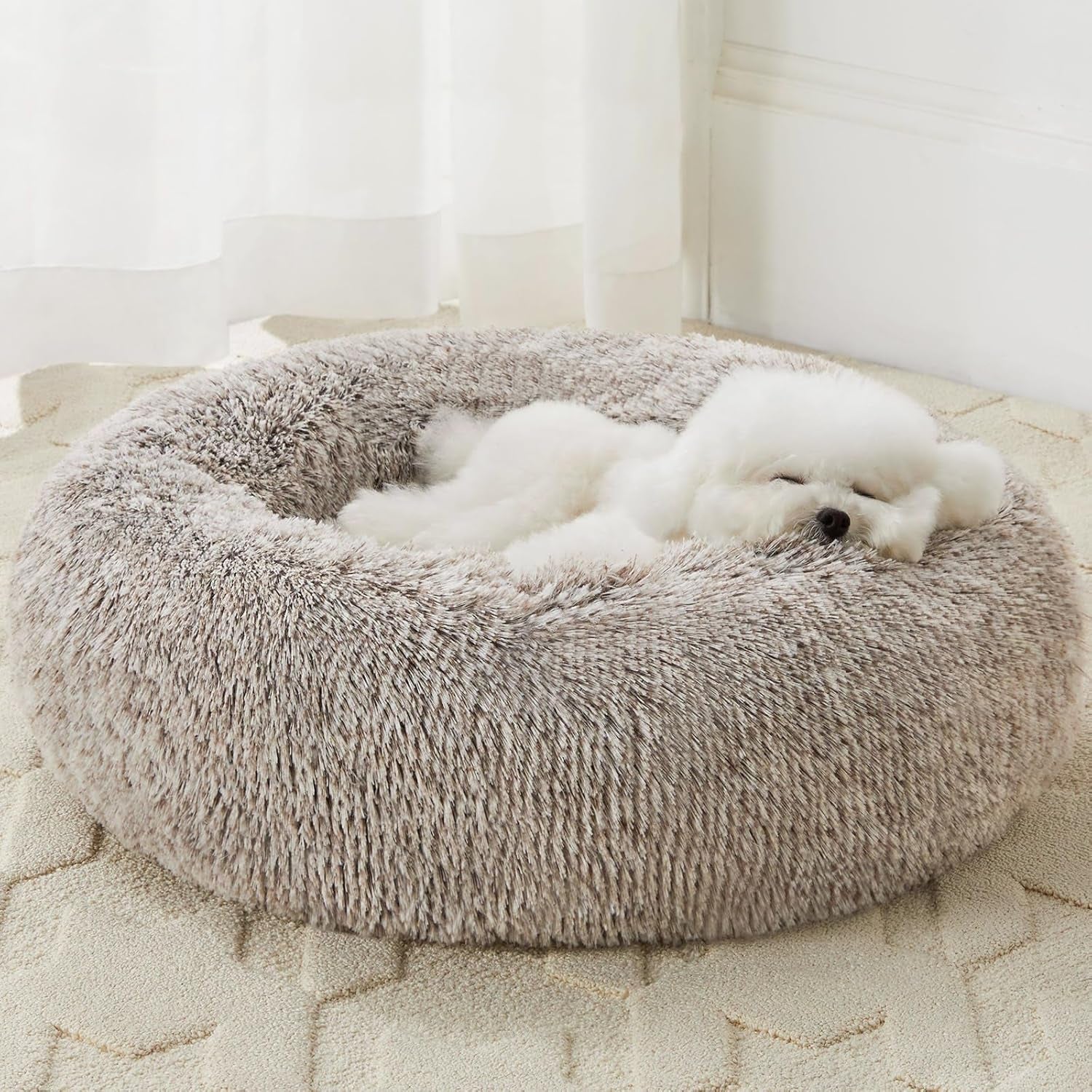 Calming Dog Bed Cat Bed Donut, Faux Fur Pet Bed Self-Warming Donut Cuddler, Comfortable round Plush Dog Beds (24 X 24 Inch, Light Grey)